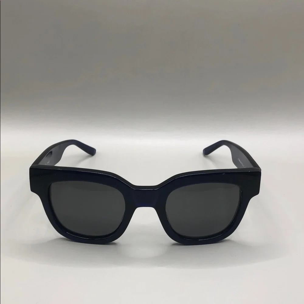Tres Bien Eyewear Sun Buddies Liv Black Type 05 Sunglasses FLAWED